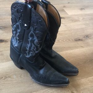 Gently used Tony Lama boots size 8
